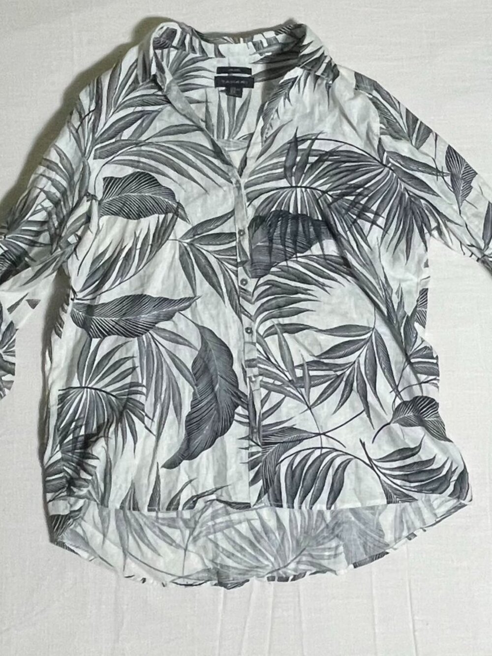 Womens Tahari White Linen Tropical Button Down Shirt (Size XL)This Tahari white